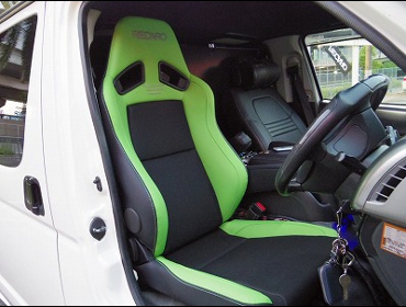 RECARO�i���J���V�[�g�j�@TOYOTA�@�n�C�G�[�X�@200�n�Ƀ��J���@SR-7F�@Lassic�@�O���[���@����
