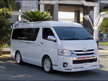 TOYOTA�@�n�C�G�[�X200�n��RECARO�i���J���j�V�[�g����