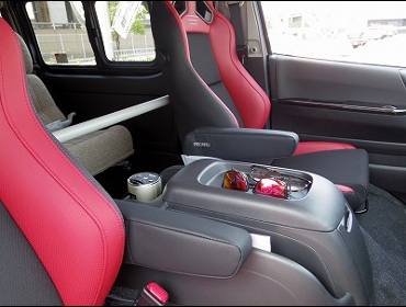 TOYOTA�@�n�C�G�[�X�@200�n��RECARO�i���J���jSR-7F�@Lassic�@�ԃ��U�[�@A/R�@�~2�r�@����