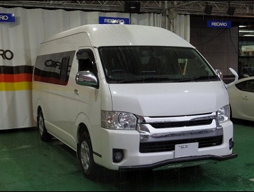 TOYOTA�@�n�C�G�[�X�@�O�����h�L���r���@4WD�@�Ɂ@RECARO�i���J���j�V�[�g����