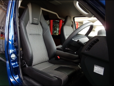 TOYOTA�@�n�C�G�[�X�@�Ɂ@RECARO�i���J���j�@LX-F�@IL110H�@BK�@����