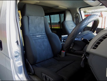 TOYOTA�@�n�C�G�[�X�@200�n�@2�^�m�[�}���{�f�B�@DX�@�Ɂ@RECARO�i���J���j�@�I���\�y�hAN220HV�@BK�@����