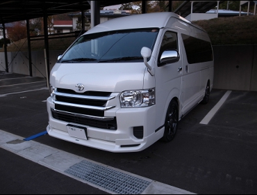 TOYOTA�@�n�C�G�[�X4�^�@�Ɂ@RECARO�i���J���j�V�[�g����