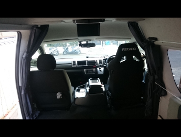 TOYOTA�@�n�C�G�[�X200�n�@4�^�@�X�[�p�[�����O�@�Ɂ@RECARO�i���J���j�@SR-7F�@KK100�@BK�@����