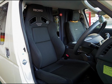 TOYOTA�@�n�C�G�[�X�@�Ɂ@RECARO�i���J���j�@SR-7F�@GK100�@BK/BK�@����