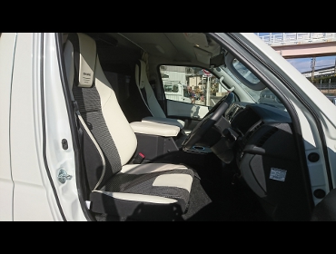 TOYOTA�@�n�C�G�[�X�@�o���@���C�h�@�Ɂ@RECARO�i���J���j�@LX-F�@IL110H�@���@�~2�r�@����