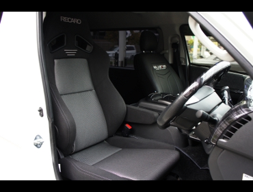 RECARO�i���J���V�[�g�j�@TOYOTA�@�n�C�G�[�X�@4�^���C�h�@TRH214W�@�Ɂ@���J���@SR-7F�@GK100�@BK/SIL�@�A�[�����X�g�t���@����