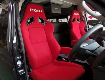 RECARO�i���J���V�[�g�j�@TOYOTA�@�n�C�G�[�X�@4�^�@���S��GL�@2017�N�@�Ɂ@RECARO�i���J���j�@SR-7F�@KK100�@RED�@A/R�@�~2�r�@����
