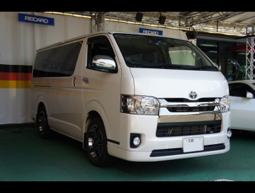 TOYOTA�@�n�C�G�[�X�@�i���[�@4�^�@KDH206V�@�Ɂ@RECARO�i���J���j�V�[�g����