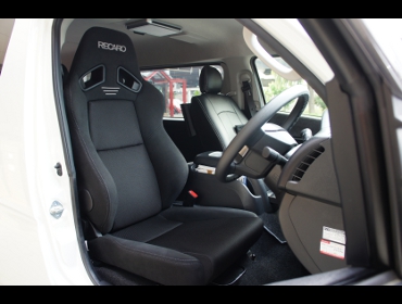 TOYOTA�@�n�C�G�[�X�@�Ɂ@RECARO�i���J���j�@SR-7F�@GK100�@BK/BK�@�iA/R�j�@����
