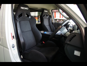 TOYOTA�@�n�C�G�[�X�@4�^�i2016�N�j�@�Ɂ@RECARO�i���J���j�@SR-7�@KK�@BK�@�~2�r�@����