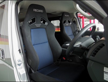 RECARO�i���J���V�[�g�j�@TOYOTA�@�n�C�G�[�X�i2018�N�j�@200�n�@4�^�@S-GL�@2WD�@�Ɂ@���J���@SR-7F�@GK100�@BK/BL�@�A�[�����X�g�t���@�~2�r�@����