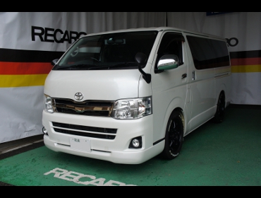 TOYOTA�@�n�C�G�[�X�@200�n�@3�^�@�Ɂ@RECARO�i���J���j�V�[�g����