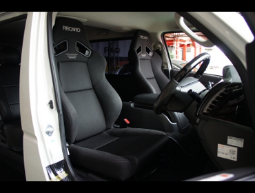 TOYOTA�@�n�C�G�[�X�@200�n�@3�^�@�Ɂ@RECARO�i���J���j�@SR-7F�@GK100�@BK/BK�@�~2�r�@����