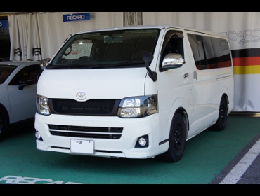 TOYOTA�@�n�C�G�[�X�@200�n�@3�^�@�Ɂ@RECARO�i���J���j�V�[�g����