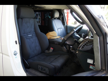 RECARO�i���J���V�[�g�j�@TOYOTA�@�n�C�G�[�X�@200�n�@3�^�@�Ɂ@���J���@�I���\�y�hAN220HV�@BK�@����