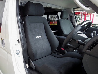 RECARO�i���J���V�[�g�j�@TOYOTA�@�n�C�G�[�X�@200�n�@4�^�i2014�N�j�@�Ɂ@���J���@�G���S���hD�@BK�@����