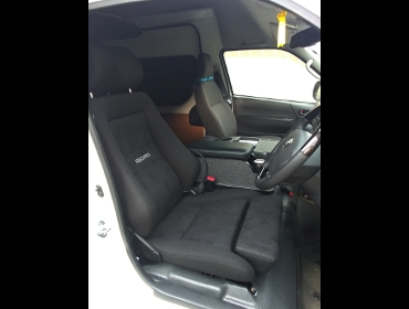 RECARO�i���J���V�[�g�j�@TOYOTA�@�n�C�G�[�X�@4�^�@�X�[�p�[�����O�@4WD�@�Ɂ@���J���@�G���S���hMV�@BK�@����
