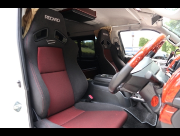 RECARO�i���J���V�[�g�j�@TOYOTA�@�n�C�G�[�X�@200�n�@4�^�@�Ɂ@���J���@SR-7F�@GK100�@BK/RED�@����