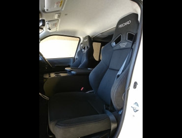 TOYOTA�@�n�C�G�[�X�@5�^�@4WD�@�f�B�[�[���^�[�{�@�i���[�@�Ɂ@RECARO�i���J���j�@SR-7F�@GK100�@BK/BK�@�iA/R�^�C�v�j�@�~2�r�@����
