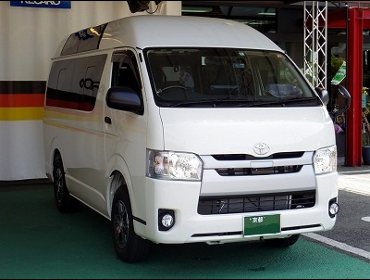 TOYOTA�@�n�C�G�[�X200�n�@5�^�@�Ɂ@RECARO�i���J���j�V�[�g����