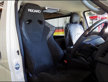 RECARO�i���J���V�[�g�j�@TOYOTA�@�n�C�G�[�X5�^�i2018�N�j�@�Ɂ@RECARO�i���J���j�@SR-6�@KK100S�@BK�@����