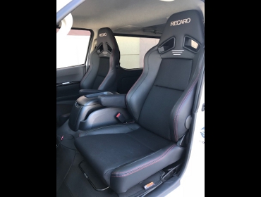 RECARO�i���J���V�[�g�j�@TOYOTA�@�n�C�G�[�X�@5�^�@�t�����g2�l���@�^�[�{�f�B�[�[���@�i���[�{�f�B�@�X�[�p�[GL�@�Ɂ@RECARO�i���J���j�@SR-7F�@Lassic BK�@�A�[�����X�g�t���@�~2�r�@����