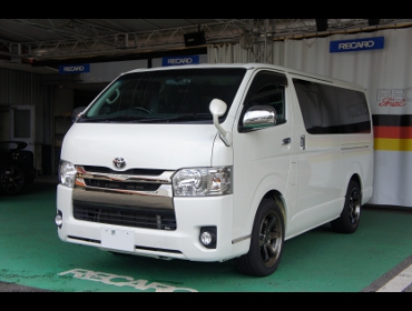 TOYOTA�@�n�C�G�[�X�@�Ɂ@RECARO�i���J���j�@SR-7F GK100�@BK/RED�@�A�[�����X�g�t���@����