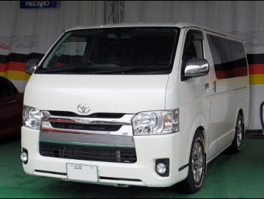 TOYOTA�@�n�C�G�[�X�@4�^�@4WD�@�Ɂ@RECARO�i���J���j�@SR-7F�@Lassic BK�@����