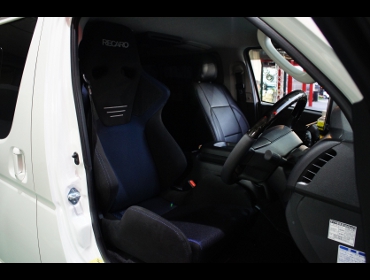 RECARO�i���J���V�[�g�j�@TOYOTA�@���W�A�X�G�[�X�@GDH201�i2018�N�j�@�Ɂ@RECARO�i���J���j�@SR-6�@GK100S�@BK/BL�@�V�[�g�q�[�^�[�t���@����