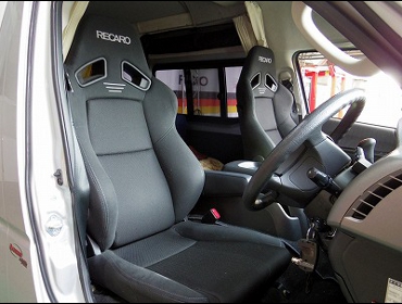 RECARO�i���J���V�[�g�j�@TOYOTA�@�n�C�G�[�X�o���R���@�L�����s���O�J�[�@�Ɂ@���J���@SR-7F�@GK100�@BK/BK�@A/R�@�~2�r�@����