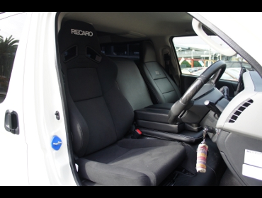 RECARO�i���J���V�[�g�j�@TOYOTA�@�n�C�G�[�X�@�o���@DX�@3�^�@KDH201V�i2013�N�j�@�Ɂ@RECARO�i���J���j�@SR-7F�@KK100�@A/R�@����