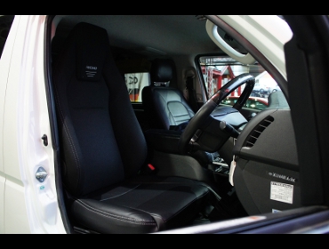 TOYOTA�@200�n�n�C�G�[�X�@�Ɂ@RECARO�i���J���j�@LX-F�@TR�@NN�@A/R�@����