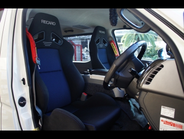 TOYOTA�@�n�C�G�[�X�@200�n�@�Ɂ@RECARO�i���J���j�@SR-7�@GK100�@BK/�u���[�@�~���E����