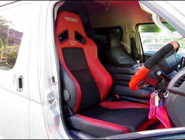 RECARO�i���J���V�[�g�j�@TOYOTA�@�n�C�G�[�X�@�t�����g3�l�|���@�Ɂ@RECARO�i���J���j�@SR-7F�@Lassic�@RED�@����