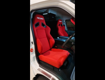 TOYOTA�@�n�C�G�[�X�@4�^�@�Ɂ@RECARO�i���J���j�@SR-7F�@KK100�@RED�@�V�[�g�q�[�^�[�t���@�~���E�@����