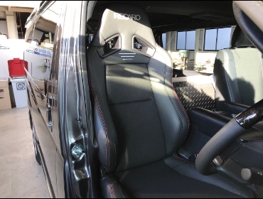 RECARO�i���J���V�[�g�j�@TOYOTA�@�n�C�G�[�X�@200�n�@S-GL�@5�^�@�f�B�[�[���@�i���[�{�f�B�@4WD�@�Ɂ@RECARO�i���J���j�@SR-7F�@Lassoc�@BK�@����