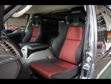 TOYOTA�@���W�A�X�G�[�X�@200�n�@KDH206V�i2008�N�j�@�Ɂ@RECARO�i���J���j�@SR-7F�@GK100�@BK/RED�@�~���E�@����