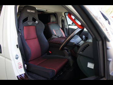 RECARO�i���J���V�[�g�j�@TOYOTA�@�n�C�G�[�X�@200�n�@�Ɂ@RECARO�i���J���j�@SR-7F�@GK100�@BK/RED�@����