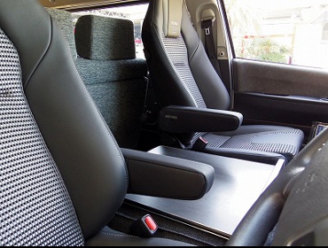 RECARO�i���J���V�[�g�j�@TOYOTA�@�n�C�G�[�X�@�~�h�����[�t�@�Ɂ@RECARO�i���J���j�@LX-F�@IL110H�@BK�@�~���E�@����