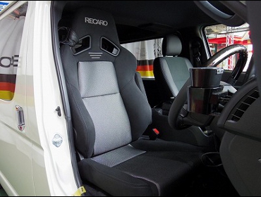 RECARO�i���J���V�[�g�j�@TOYOTA�@�n�C�G�[�X�@TRH200�i2019�N1���j�@�Ɂ@RECARO�i���J���j�@SR-7F�@GK100�@BK/SIL�@A/R�@����