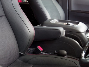 RECARO�i���J���V�[�g�j�@TOYOTA�@�n�C�G�[�X�i2015�N�j�@�Ɂ@RECARO�i���J���j�@SR-7F�@Lassic�@BK���U�[�@�A�[�����X�g�t���@����