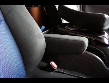 TOYOTA�@�n�C�G�[�X�@�V�^����i2013�N�j�@�Ɂ@RECARO�i���J���j�@SR-7F�@GK100�@BK/�u���[�@�A�[�����X�g�t���@����