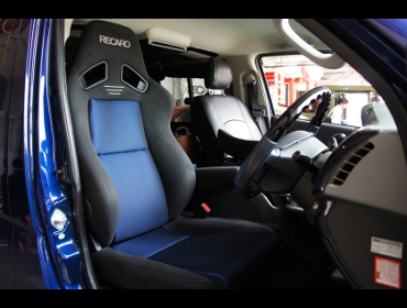 TOYOTA�@�n�C�G�[�X�@�V�^����i2013�N�j�@�Ɂ@RECARO�i���J���j�@SR-7F�@GK100�@BK/�u���[�@�A�[�����X�g�t���@����