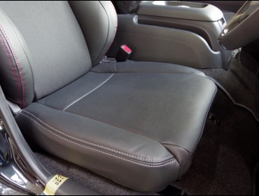 TOYOTA�@�n�C�G�[�X�i2019�N�j�@�Ɂ@RECARO�i���J���j�@SR-7F�@Lassic�@BK�@����