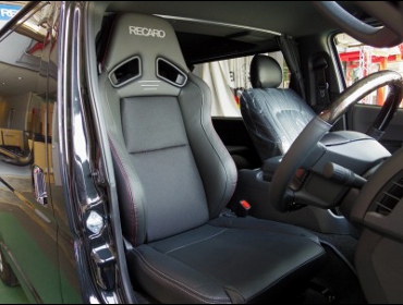 TOYOTA�@�n�C�G�[�X�i2019�N�j�@�Ɂ@RECARO�i���J���j�@SR-7F�@Lassic�@BK�@����