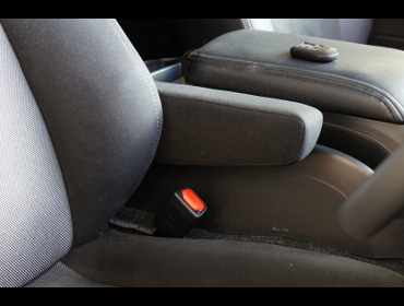 TOYOTA�@�n�C�G�[�X�i2018�N�j�@�Ɂ@RECARO�i���J���j�@SR-7F�@GK100�@BK/SIL�@A/R�^�C�v�@����