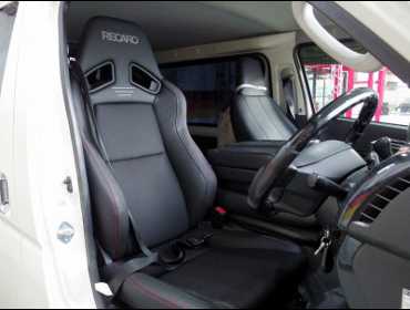 TOYOTA�@200�n�C�G�[�X�@�Ɂ@RECARO�i���J���j�@SR-7F�@Lassic�@BK�@����
