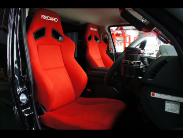 TOYOTA�@�n�C�G�[�X�o���@4�^�@�Ɂ@RECARO�i���J���j�@SR-7F�@KK100�@RED�@�~���E�@����