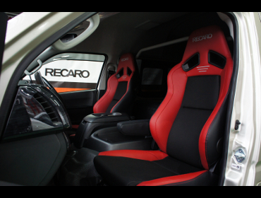 TOYOTA�@�n�C�G�[�X�@DX�@�X�[�p�[�����O�@�Ɂ@RECARO�i���J���j�@SR-7F�@Lassic�@RED�@�A�[�����X�g�t���@�~���E�@����